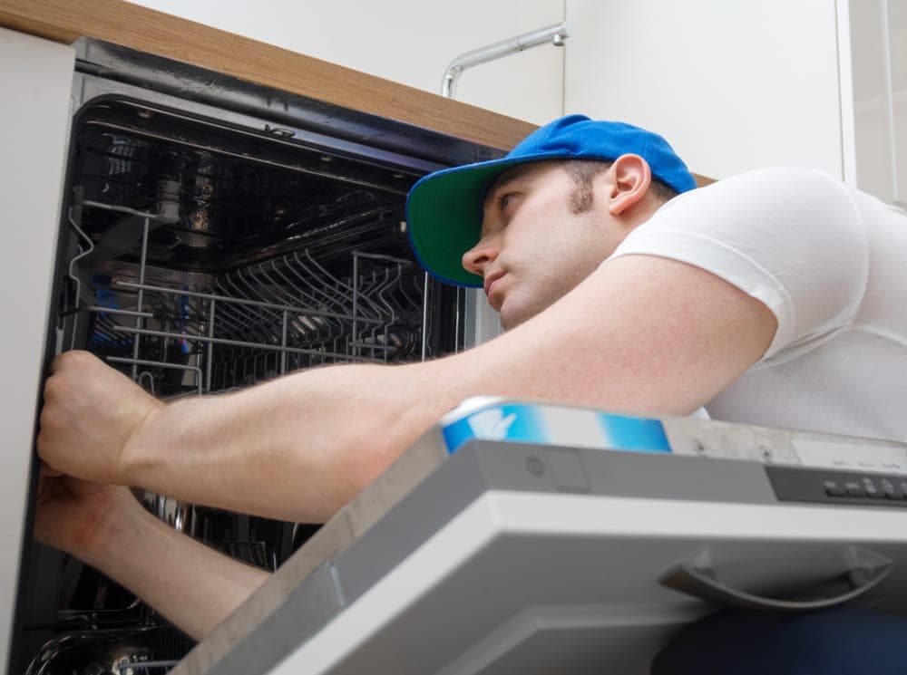 7 Ordinary Kitchen Plumbing Problems & How to Fix
