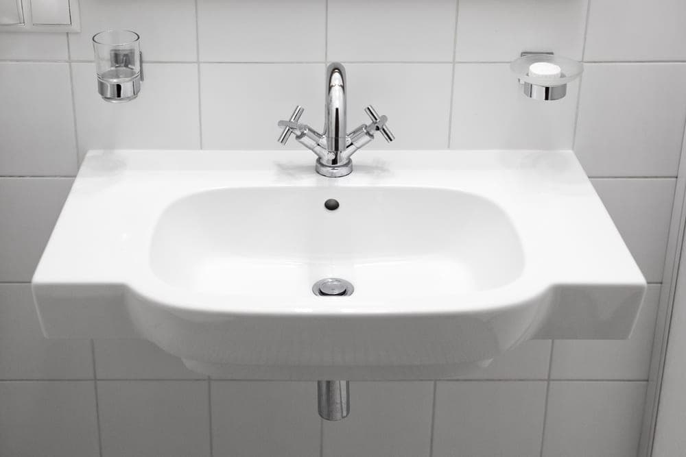 3 Ways to Fix a Leaky Faucet & Causes of Leaks